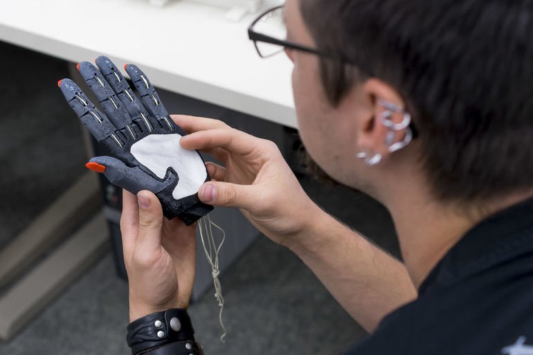 Handprothese im 3D-Druck Hochschule Coburg