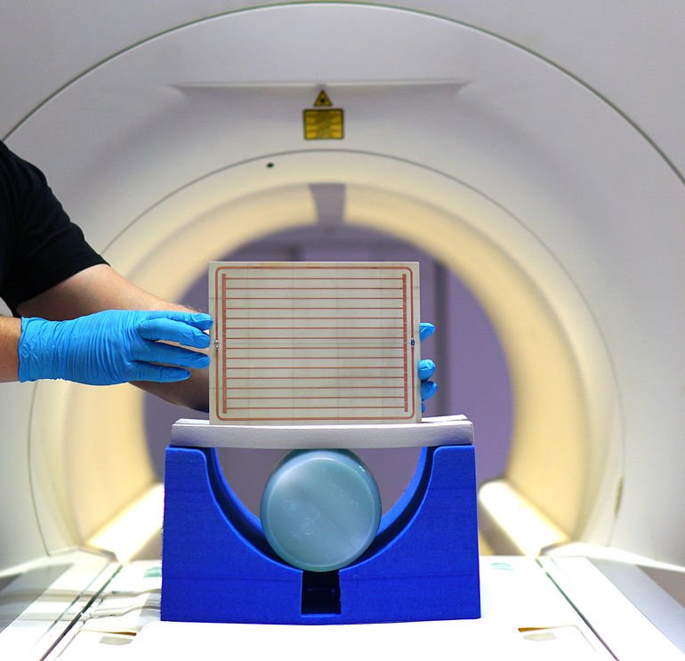 Mit Metamaterialien leiser und schneller zu MRT-Aufnahmen