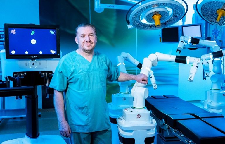 Versius unterstützt Chemnitzer Chirurgen bei laparoskopischen Eingriffen