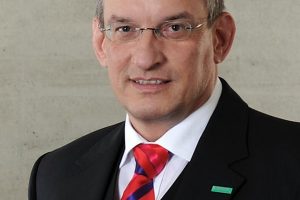 Dr. Meinrad Lugan bleibt Vorstandsvorsitzender