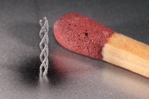 Minibauteile aufs Metall geschweißt