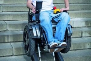 Ein Rollstuhl für alle Fälle