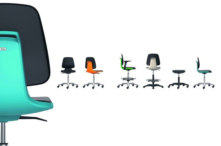 Hygienekonforme Stühle individuell für unterschiedliche Arbeitsbereiche kennzeichnen