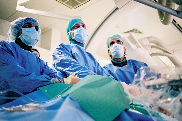 Erfolgreiche Implantationen an drei europäischen Universitätskliniken