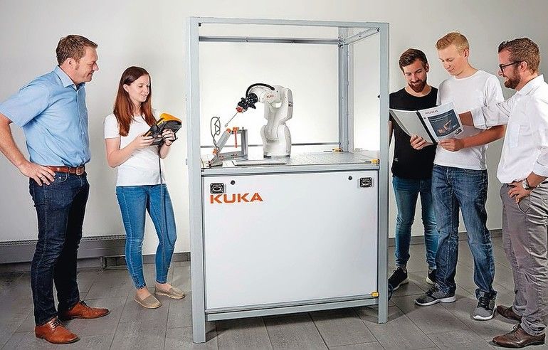 Hersteller Kuka beliefert neues Roboter-Trainingszentrum in Irland mit 31 Robotern