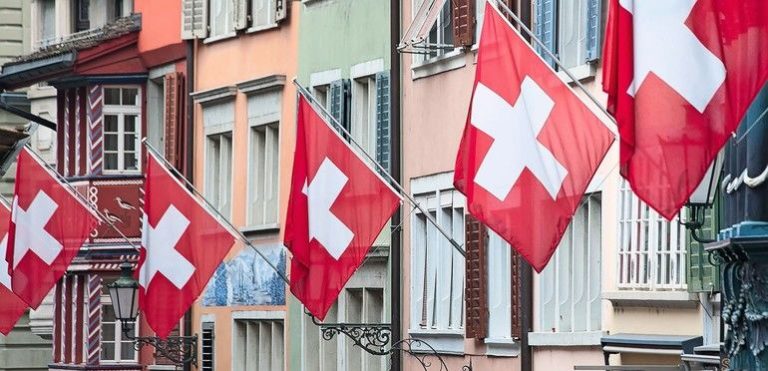 Ancient_street_Augustinergasse_in_Zurich_decorated_with_swiss_flags