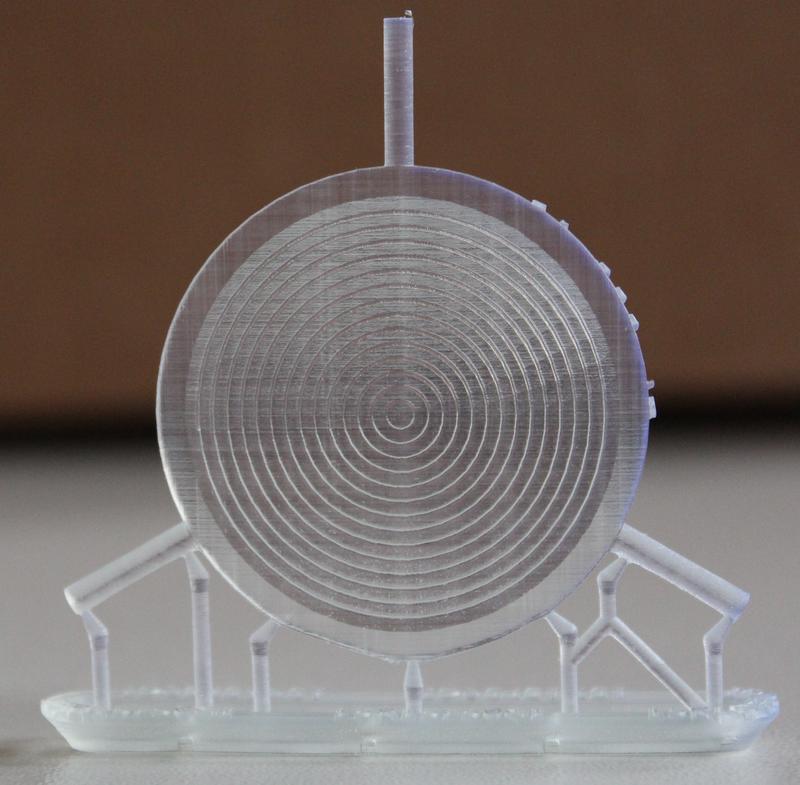Diese Komponente für die Optik wurde im 3D Druck hergestellt